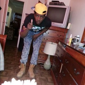 Meet your Posher, Akeem